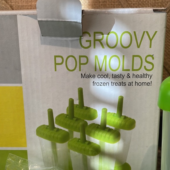 Groovy Pop Molds - Picture 4 of 5